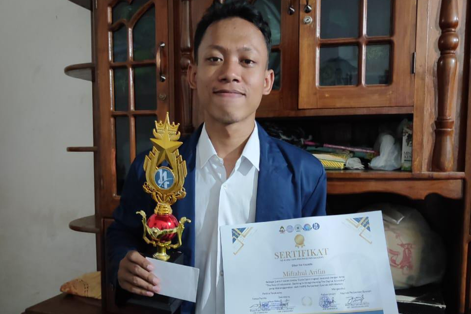Mahasiswa Ekonomi Syariah raih prestasi nasional